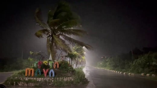 Watch: Nadine blasts Costa Maya, Mexico, with torrential rain, strong winds | Latest Weather Clips | FOX Weather