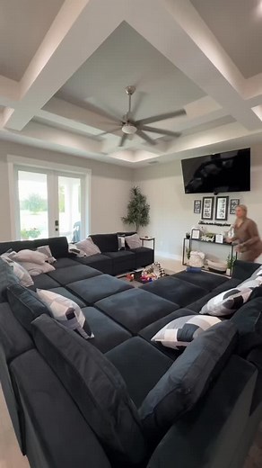 166K views · 7.8K reactions | Let’s pick up and open our @thrivemarket box! #thrivemarketpartner #groceryhaul #healthygroceryhaul #momsoftiktok #fyp #mamacookie #nunezfamilyrealitytv #nunezfamilyof4 | Christine Thornton | Facebook