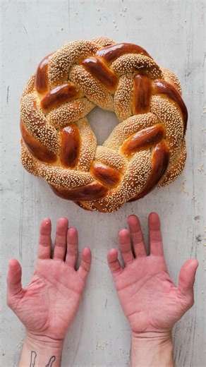 Idan Chabasov AKA Challah Prince™ on Instagram: "Your 5 favorite Q&As of the year! Plus 2 braiding moments that millions watched and loved. Doesn’t make you want to bake your next challah?! ✅️Comment “CLASS” to get details about my next session especially designed for beginners, but just perfect for everyone! Let’s bake it down for you: 1️⃣No eggs in your recipe? Is that a mistake? Not a mistake. Personal choice. Also eggs can shorten shelf life because of the egg white. My focus is braiding, us