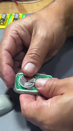 Cambio de batería en control remoto Veloti