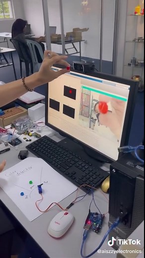 Color Detection with Logitech Camera and MATLAB