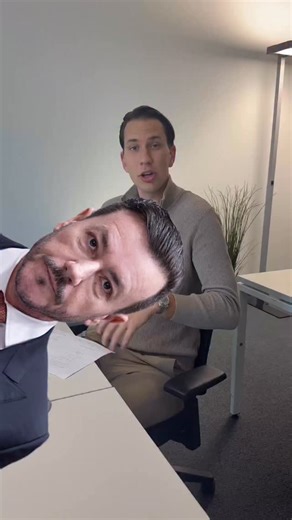 So bauen sich Immobilien-Millionäre ihren Bestand auf – mit einem Trick, den fast niemand kennt. 💡 Gleiches Haus. Gleiche Miete. Gleiche Lage. Aber 200.000 € Unterschied – nur durch eine andere Bewertung. Das ist der Moment, wo aus normalen Käufen echte Vermögensaufbau-Maschinen werden. Und genau solche Strategien erkläre ich hier regelmäßig – also: Folge mir für mehr Immobilien-Insiderwissen. @michaelpeuker 🤩🤩🤩 @michaelpeuker 🤩🤩🤩 @michaelpeuker 🤩🤩🤩 Schon darüber nachgedacht in Immobil