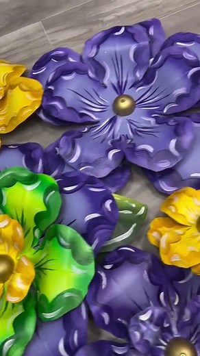Capture the spirit of Mardi Gras with our exquisite handmade Float Flowers! 🌺✨ Crafted by a local artist, these vibrant blooms are coated with a protective seal making it great for both indoor and outdoor decor. 💜💚💛 Hurry, get yours in-store or online before they are gone! 🎉 #MardiGrasMagic #mardigrasdecor #nolagiftsanddecor #mardigras2024 #mardigrasparade #neworleansculture | NOLA Gifts & Decor