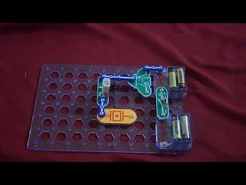 An 8-Year Old Shows You How to Build a Lie Detector with Snap Circuits