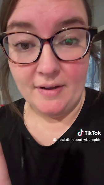 Alecia | The Country Bumpkin (@aleciathecountrybumpkin)’s videos with original sound - Alecia | The Country Bumpkin