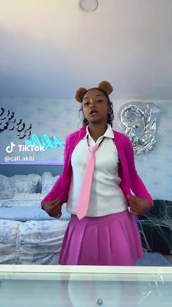 Halloween costume for school!!!! 💕 #brittanychipette #dance #chipette #alvinandthechipmunks