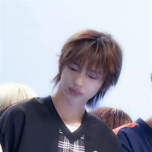 juhoon, who speaks what he believes in, who is gentle like the sea, who tears up when he feels a lot, who doesn’t want to lose his footing in this world, and wants to show us what makes him unique. kim juhoon, who is honest, thoughtful, and hard working, you’ve come so far 💔