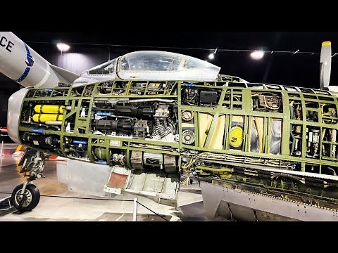 NATIONAL MUSEUM OF THE U.S. AIR FORCE | Largest military aviation museum in the world | Dayton, OHIO
