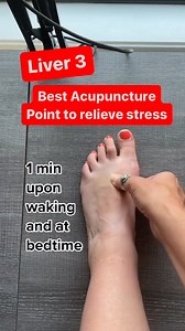 LV 3 is a rock star acupuncture point! And combined with Li 4, it forms the 4 Gates and open the flow of Qi & Blood. 💚 It is great to relieve tension, relax the body and mind, support depression, relieve temporal headache, PMS & dizziness. I show patient they can acupressure it daily to manage stress 🧘🏾‍♂️🧘🏾‍♂️🧘🏾‍♂️ —————————————————————— ⬇️Your daily Acupuncture & TCM posts rock here ↙️ @AcuProAcademy ~ AcuProAcademy.com #AcupunctureRocks #acupuncture #acupuncturepoint #acupuncturestuden