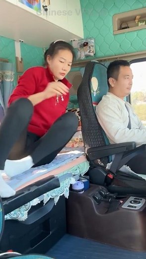 female truck drivers. great couple truck driving vlogs. #truckesvlogs #truckdriving #travel #shorts