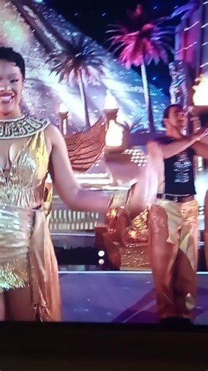 Vidéos de Angela (@angeladebbag) avec son original - GOSPEL SONGS