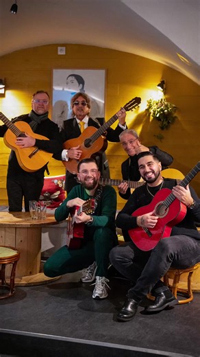 La musique comme un don (groupe Compas) Jouer avec le cœur, soirée solidaire pour le Secours Populaire #streetphotography #photograhy @Fabricio De Plata