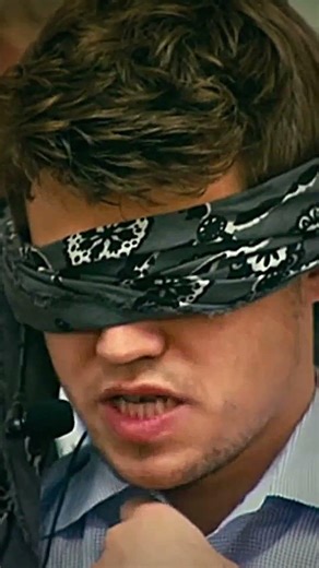 Magnus Beat Everyone Blindfolded!