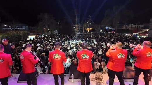 Banda Fresa Roja Oficial on Instagram: "😇👹🤠SAN LUNES … INICIO DE SEMANA Y DE “LA DIETA”😝🍻🍓 #video #banda #music #baile #regionalmexicano #asiomasfresas #ayy"