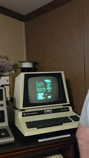 Playing "Not Obsolete" from Faulty Robots Demo by Shiru #cbm8032 #commodorepet