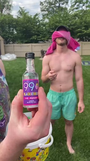 A little change of place, blindfolded shot challenge! ##TWDSurvivalChallenge #fyp #MaxPlumpJump #trending @austindewitt0