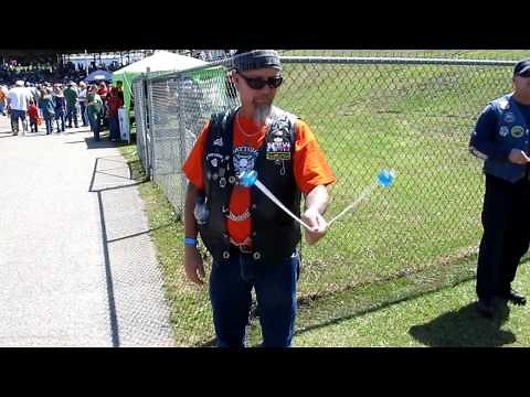 Boomer plays the clacker balls