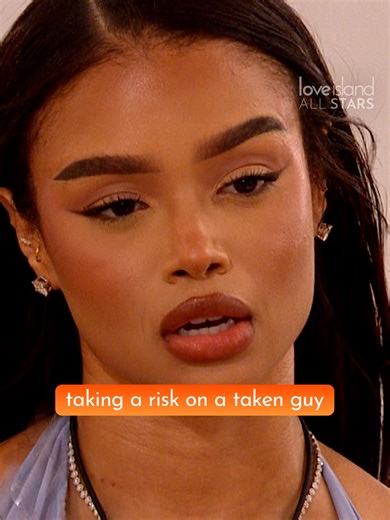 Scott Enters His First Love Triangle on Love Island