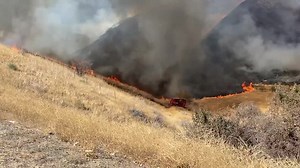 16K views · 247 reactions | The Route Fire burning alongside I-5 is growing fast, now at 3,000 acres with 0% contained. A total of 7 firefighters have been injured. STORY: https://bit.ly/3wKLfr8 (Video: Caltrans District 7) | FOX26 | Facebook
