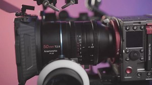 Swift Z is designed well to match with the camera what doesn't have a display. Its size is also ideal for carrying around and monitoring. #cvw #monitor #swiftz #wirelessmonitor #film | CVW - Crystal Video Wireless