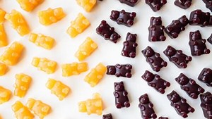 Healthy Vegan Gummy Bears Recipe {no gelatin} - That Vegan Babe