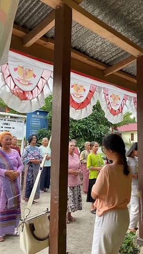 1K reactions · 36 comments | Keren nih oppung ini senam dengan musik Batak, dimana dilakukan di desa Sitinjak Samosir Sehat selalu oppung #batakgrub VT: kkndesasitinjak | Ba Tak Grub | Facebook