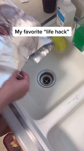 3.3K reactions · 562 shares | Once it hardens, just throw it away! easy mess free cleanup! #hacks #lifehacks #cleaningreel | Melisa Manning | Facebook