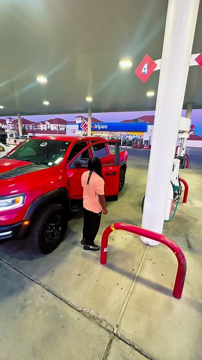 🎶i was locked in 10 toes Money dey now dem dey follow🎶 Add 🎶Body🎼to your playlist 🔥 TMR 4 RED only available here 👉🏾 @chevigengtmr 🔥 #tymonyrecords #chevigengtmr #chevigeng #lilmonykush #tmr4 | lilmonykush