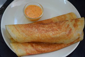 हा डोसा ज्वारीचा जरी असला तरी नेहमीच्या तांदळाच्या डोश्यांइतकाच छान लागतो. जर डाएट वर असाल तांदूळ खात नसाल तर हा ज्वारीचा डोसा करून बघा. अप्रतिम होतो अधिक Videos पाहण्यासाठी Marathi-Kitchen.com ला भेट द्या किंवा YOUTUBE वर Marathi Kitchen https://www.youtube.com/channel/UCUBH7OBYsR1k0lYWRLg7kzA Subscribe करा | Marathi Kitchen