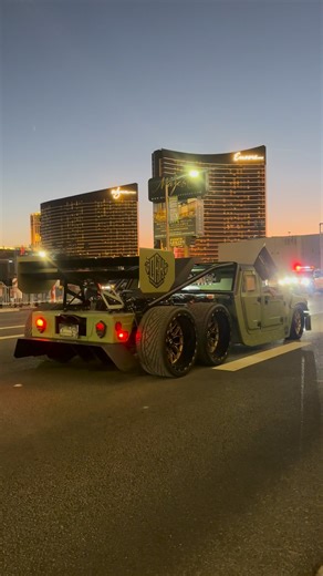 The Hummer 6x that broke the internet SEMA Cruise 2025. #gasmonkeygarage #SEMA #SEMAShow2025 The SEMA Show Gas Monkey Garage | 540AutoSports