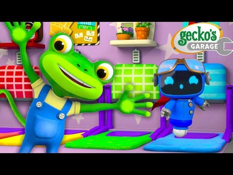 Super Powered Robots | Max the Monster Truck | Truck and Bus Cartoon | Gecko's Garage