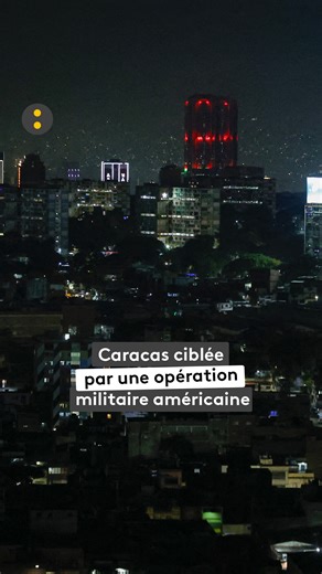 De fortes explosions avec des bruits de survol d'aéronefs ont eu lieu pendant la nuit de vendredi à samedi à Caracas, capitale du Venezuela. Le ministère vénézuélien des Affaires étrangères a dénoncé une "très grave agression militaire" menée par les Etats-Unis, tandis que Donald Trump a déclaré avoir capturé et exfiltré le président Nicolas Maduro et son épouse. #canal16 | Franceinfo
