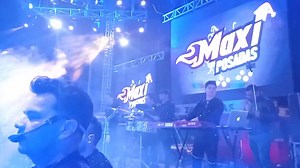 Grupo G en el escenario de la MaxiPosada en Apizaco, gracias Super Rivera por su apoyo | Stereo Max