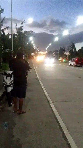 Exploring the Silver Star Yutong HD9 with Tribal Livery