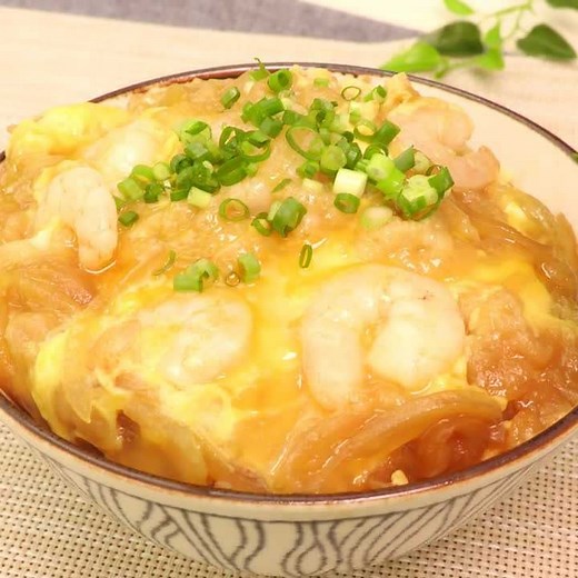 本物さながらのうまさ！ エビ天風卵とじ丼のレシピ動画・作り方 | デリッシュキッチン
