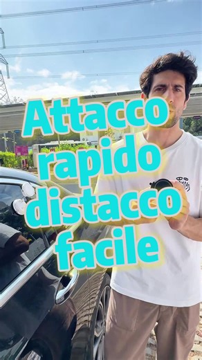 Premi il vuoto e si incolla alla macchina come saldato.#tiktokmademebuyit #foryour #tikto #tiktokitaly #MAGICJOHN