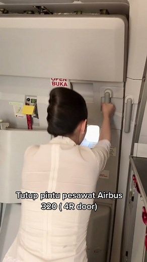 A320 Door Close and Cross Check Procedure Explained