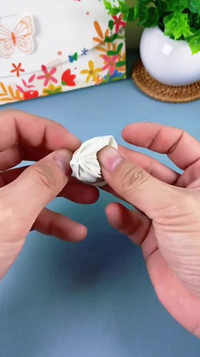 Step-by-Step Balloon Snowman Craft #balloonart #snowmancraft #diycraft #fblifestyle | paper craft ideas