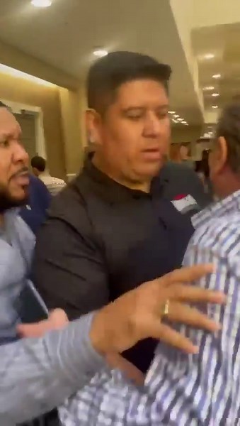 Wow, David Benavidez promoter Sampson Lewkowicz gets spit on, Hopkins comes to rescue 🛟