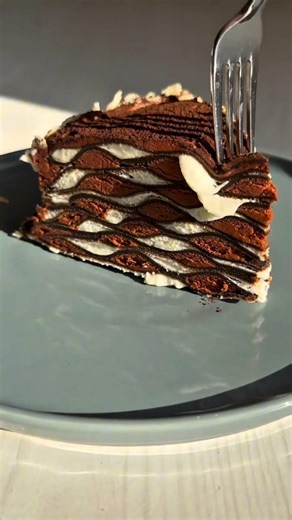 The Secret to the Perfect Pattern! 😍 Layered Crepe Cake Tutorial