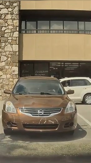 Picked the Wrong Car to Steal 🤷‍♂️. #WrongCar #CarTheftFails #EpicFail #OMG #usaviralreels #usaviral #usareels #viralreelsfb #trendingreels #shorts | Interesting Stories