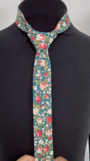 Stop tying knots randomly! Floral tie with Windsor knot, max out the elegance #knot #howtotieatie