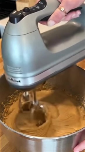 KitchenAid 7-Speed Digital Hand Mixer with Flex-Edge Beaters is a must-have for baking, meal prep, and everyday cooking. This powerful electric hand mixer delivers consistent performance for cookie dough, cake batter, whipped cream, mashed potatoes, and more. The 7-speed control lets you go from slow stir to high whip without splatter. Flex-edge beaters scrape the bowl as you mix, reducing prep time and eliminating the need for constant manual scraping. Perfect for home bakers, busy moms, holida