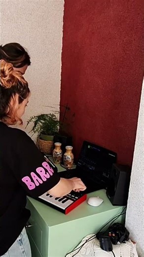 Deep Techno with Maschine MK3 Akai APC key25 in Ableton Live #liveperformance #technojam