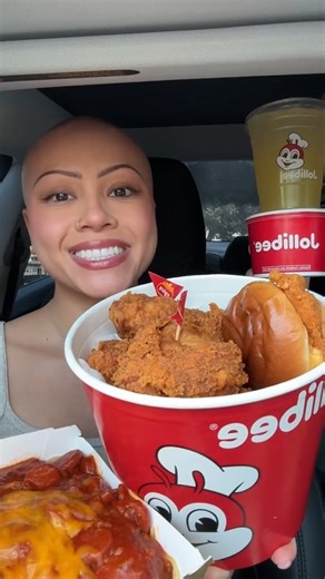 eating Jollibee in the car 😍 #jollibee #friedchicken #foodie #foodreview #mukbang #eating | Janemukbangs