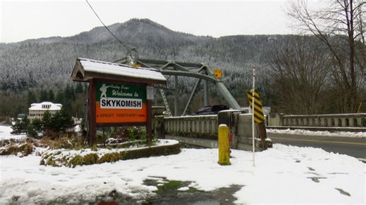 Businesses suffer as Highway 2 remains shut during peak season