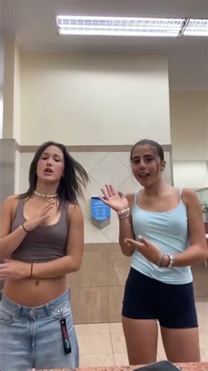 que le quiero dar un beso mas abajo del ombligo #viral #comenta #short #virales #foryou #trending #1