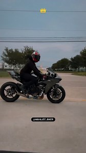 4.7K views · 19K reactions | ‼️Kawasaki Ninja H2R vs H2 ‼️勞 . Kawasaki BMW Yamaha Suzuki Drag race勞 All credit:-@wahajee_biker @wahajali_399 | Wahaj Ali | Facebook