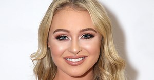 Iskra Lawrence Posted A Video Revealing The Truth About Fat Rolls