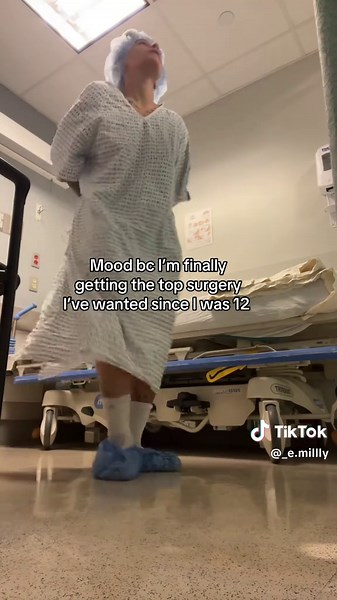 Do ya like my gown? 🤪🤪🤪